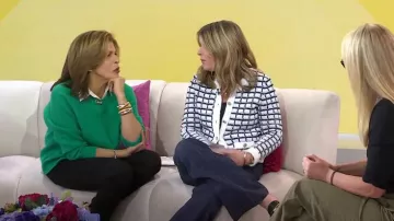 J. Crew Ribbed Cashmere Oversized Crewneck Sweater In Emerald Beryl worn by Hoda Kotb as seen in  Today with Hoda & Jenna on  January 12, 2024