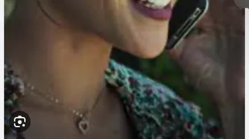 Collar Camille Polignac de Camille Polignac Samantha Siquieros en la serie Berlín