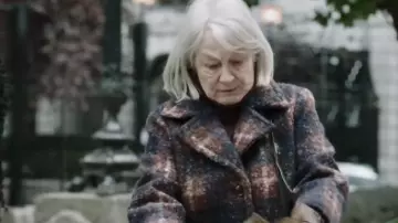 Ellen Tracy Plaid Bouclé Coat worn by Wendy Atwater (Linda Smith) as seen in Transplant (S04E09)