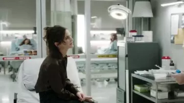 Vince Brushed Hound­stooth Shirt worn by Claire Malone (Torri Higginson) as seen in Transplant (S04E09)