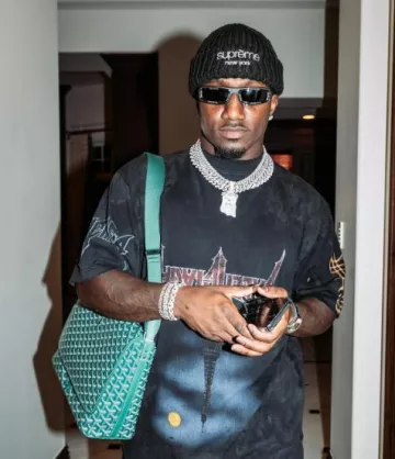 Gorro Supreme Black Chunky Classic NY usado por Deebo Samuel en la cuenta de Instagram @19problemz