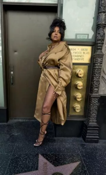 Christian Louboutin Sekmeta Alta Sandales en cuir 120 porté par Taraji P. Henson au W Magazine Best Performances Issue en janvier 2024