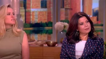 Diane von Furstenberg Blazer en jacquard bien tricoté porté par Ana Navarro dans The View le 15 janvier 2024