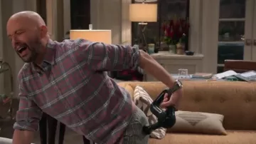 Faherty La camisa de todos los tiempos usada por Jim Kearney (Jon Cryer) como se ve en Extended Family (T01E04)