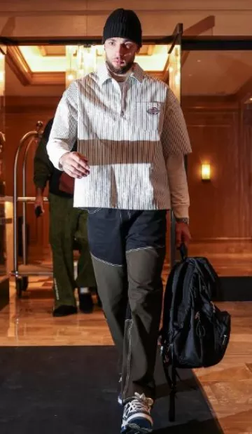 Chemise de travail Heron Preston White Pinstripe Half-Zip portée par Zach LaVine sur le compte Instagram @zachlavine8