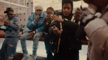 Bottes courtes Amiri Blue Bandana Denim 'Malibu' portées par Fivio Foreign en Russ Millions x Fivio Foreign- Canarsie (Vidéo officielle)