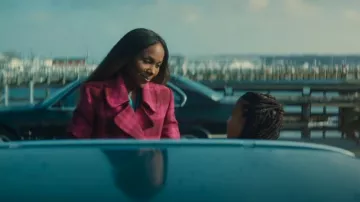 Manteau à carreaux Zimmermann Concert Long Line porté par Sloane (DeWanda Wise) comme on le voit dans Three Women (S01E03)