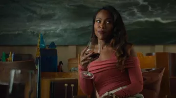 Jonathan Simkhai Gianna Body à manches longues à une épaule en jersey mat porté par Sloane (DeWanda Wise) dans Three Women (S01E03)