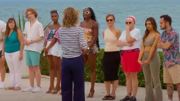 Pantalones cortos con estampado de oso con cremallera en la espalda Pantalones cortos usados por Winnie Ileso como se ve en The Trust: A Game of Greed (T01E02)