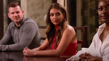 Conjunto asimétrico Superdown Regina usado por Julie Theis como se ve en The Trust: A Game of Greed (T01E07)