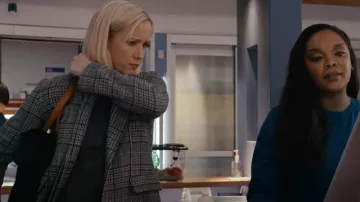 Zimmermann Kaleidoscope Top porté par Hannah Asher (Jessy Schram) dans Chicago Med (S09E01)