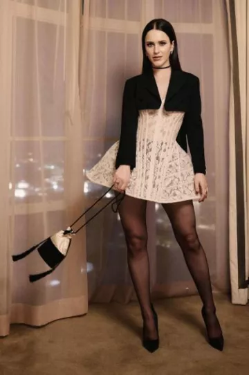 Le Silla Ivy Pump usado por Rachel Brosnahan en la fiesta posterior a los premios Emmy el 15 de enero de 2024