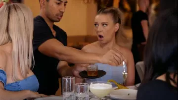 Renard blanc pour la nuit Mini robe bleu layette portée par Ariana Madix comme on le voit dans Vanderpump Rules (S10E08)