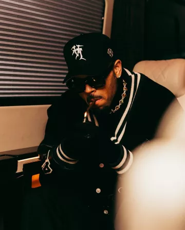 Cutler & Gross 1402 Sunglasses worn by Chris Brown on the Instagram account @chrisbrownofficial