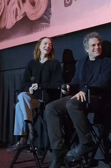 Mocasines de cuero suave The Row usados por Emma Stone en la proyección de Poor Things NYC el 19 de enero de 2024