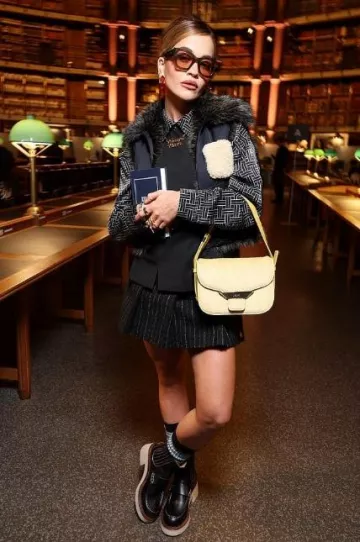 Kenzo Kenzoyama Bottines Chelsea à Talon en Cuir portées par Rita Ora au Défilé Kenzo, Paris le 19 janvier 2024