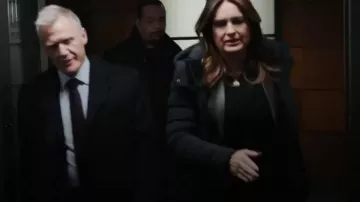 Mackage Light Down Coat worn by Detective Olivia Benson (Mariska Hargitay) as seen in Law & Order: Special Victims Unit (S25E01)