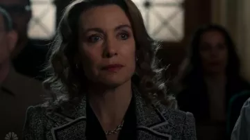 Veronica Beard Tweed Jack­et worn by ME Dr. Elizabeth Rodgers (Leslie Hendrix) as seen in Law & Order (S23E01)