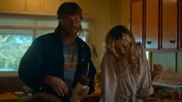 Motu Master Of The Universe T- Camiseta usada por Lyle Orlik (Travis Fimmel) como se ve en Boy Swallows Universe