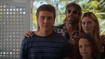 Ray Ban RB 3560 Colonel usado por Lyle Orlik (Travis Fimmel) como se ve en Boy Swallows Universe (T01E02)