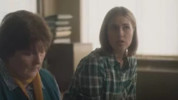 Camisa de cuadros FatFace Olivia usada por DC Steph Duncan (Rhiannon Clements) como se ve en Vera (S13E03)