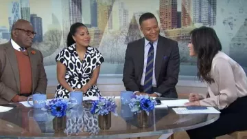Body de satén de manga larga Favorite Daughter Surplice usado por Kaylee Hartung como se ve en Today el 22 de enero de 2024