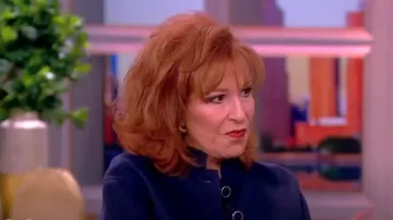 Chaqueta de lana y cachemira con cuello de banda Lafayette 148 usada por Joy Behar como se ve en The View el 19 de enero de 2024