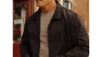 Reacher Outfits: Alan Ritchson is wearing cotton jacket to play Jack Reacher in tv series season 2, episode 7