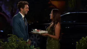 Vestido de lentejuelas de Pauline usado por Starr Skyler como se ve en The Bachelor (T28E01)