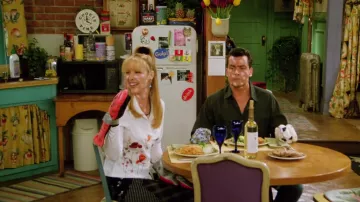 des années 90 bleu marine Patchwork Maxi jupe portée par Phoebe Buffay (Lisa Kudrow) comme on le voit dans Friends (S02E23)