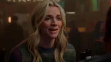 Pull Jacquemus Paul porté par Sylvie Brett (Kara Killmer) dans Chicago Fire (S12E02)