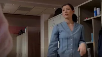 Blouse en jean Sedona Beard de Veronica portée par Violet Mikami (Hanako Greensmith) dans Chicago Fire (S12E02)