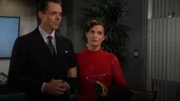 Robe Halston Emely portée par Chelsea Lawson (Melissa Claire Egan) dans Les Feux de l’amour le 15 janvier 2024