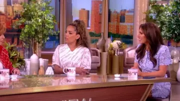 Mini vestido de encaje floral con autorretrato usado por Alyssa Farah como se ve en The View el 25 de enero de 2024