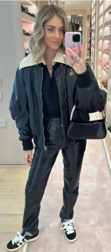 Bague Cartier Panthère De Cartier en or blanc, diamants, émeraudes et onyx portée par Chiara Ferragni sur sa story Instagram le 24 janvier 2024