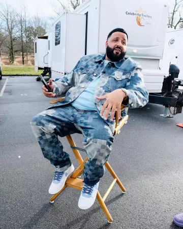 Louis Vuitton Damier Damoflage Denim Skate Pants usado por DJ Khaled en la cuenta de Instagram @djkhaled