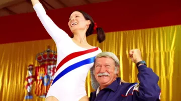 Garments of Charlie’s Angels : Full Throttle : Alex Munday (Lucy Liu) porte un costume de gymnastique dans le film