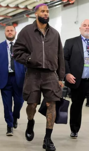 Short cargo Jacquemus Dark Brown Croissant porté par Odell Beckham Jr. sur le compte Instagram @obj