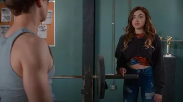T-shirt Empyre Ilaria porté par Tory Nichols (Peyton List) comme on le voit dans Cobra Kai (S04E01)