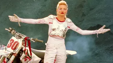 Costumes of Charlie's Angels: Full Throttle Movie: Cameron Diaz wears White and Red Motocross Outfit to portray Natalie Cook