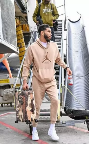 Jordan Beige Flight Logo 'Baseline' Sweatpants worn by Jayson Tatum on the Instagram account @jaytatum0