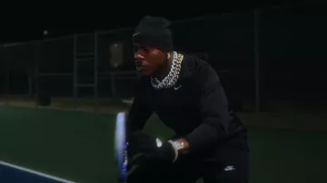 Bonnet Nike Black Swoosh-Logo 'Terra' porté par DaBaby en Icewear Vezzo x DaBaby - Perfect (Vidéo officielle)