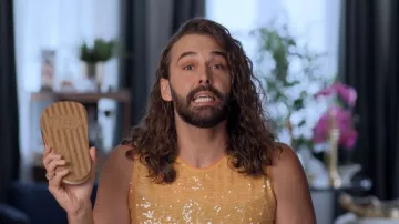 Top corto de lentejuelas La pointe usado por Jonathan Van Ness como se ve en Queer Eye (T08E02)