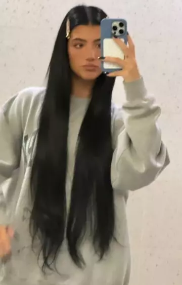 Octobuddy Silicone Suction Case in White worn by Charli D'Amelio on her  Instagram Story on January 28, 2024