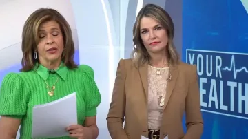 Blazer de botonadura sencilla de Stella McCartney usado por Savannah Guthrie visto en Today el 29 de enero de 2024