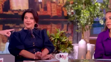 Diane Von Furstenberg Robe mi-longue en denim Perla portée par Ana Navarro dans The View le 29 janvier 2024