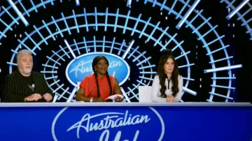 Jersey corto de Maje usado por Amy Shark como se ve en Australian Idol (T09E01)