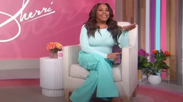 Alice + Olivia Hayes Faux Leather Cargo Pants worn by Sherri Shepherd as seen in Sherri on January 24, 2024