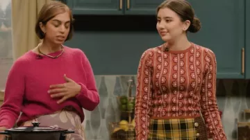 Twik Re­peat­ed Pat­tern Cropped Sweater worn by Khia Pham (Zoriah Wong) as seen in Run The Burbs (S03E04)