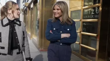 Chaqueta bomber corta Maje usada por Jenna Bush Hager vista en Today el 30 de enero de 2024